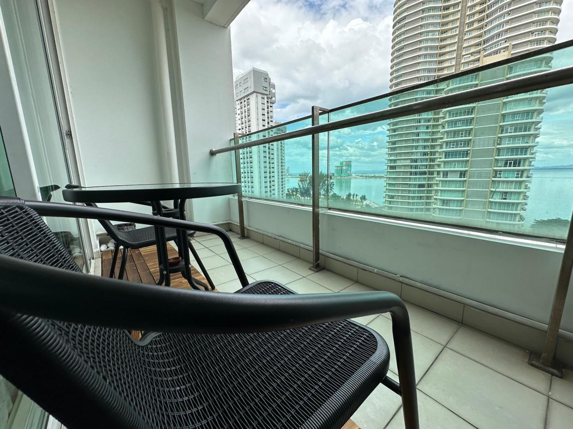 Mansion One L 10pax 3r2b L Seaview L Gleneagles L * George Town